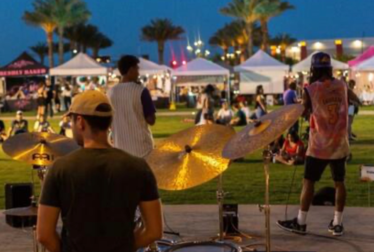 Goodyear_nighttime_Farmers_Market